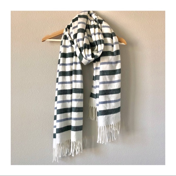Accessories - LIKE NEW | Soft Blanket Flannel Scarf Accessories - LIKE NEW | Soft Blanket Flannel Scarf
